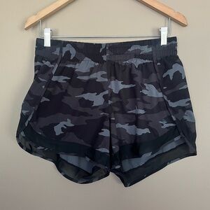 {Athleta} Printed Mesh Racer Run Short 4" in Camo - Womens Small